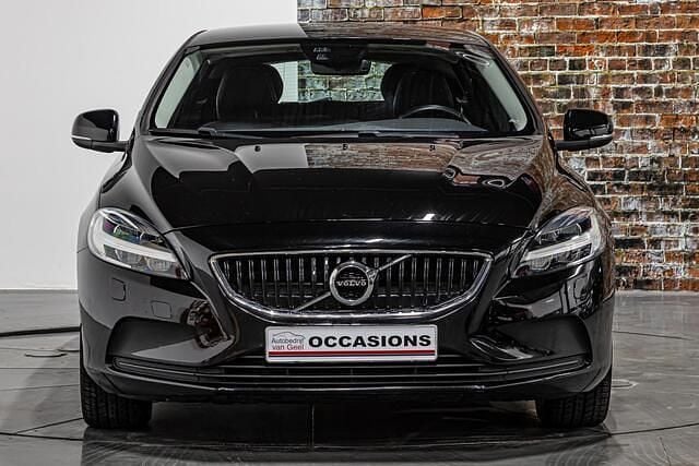 Occasion Volvo V40 Momentum 153 PK (112 kW) 2017 Zwart Hatchback