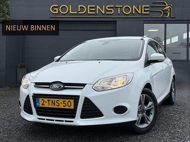 Wit Gebruikt 2014 Ford Focus Hatchback | € 6.243 (Eerlijke prijs) - Afbeelding 1/4