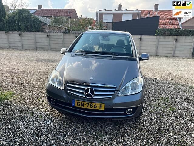 Grijs Gebruikt 2010 Mercedes A200 Elegance MPV | € 6.240 - Afbeelding 1/4