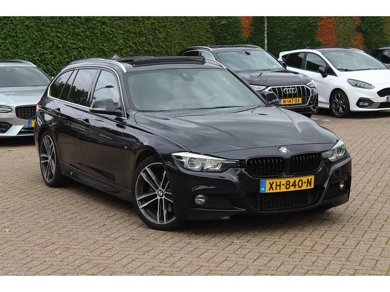 Zwart Gebruikt 2019 BMW 320 M Sport Stationwagen | € 18.950 (Super prijs) - Afbeelding 1/4