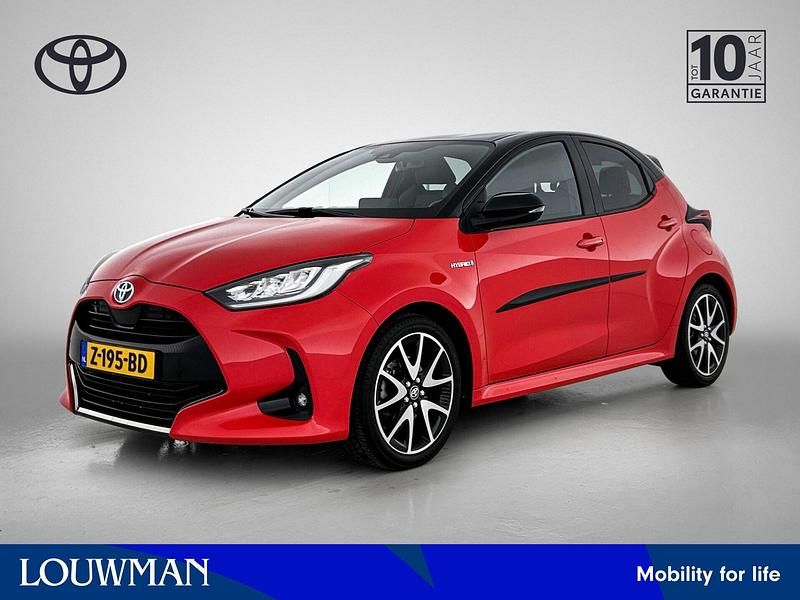 Rood metallic Occasion 2021 Toyota Yaris Edition Hatchback | € 23.445 (Eerlijke prijs) - Afbeelding 1/3