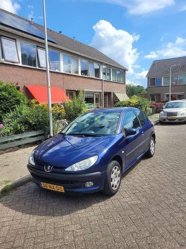 Blauw Gebruikt 2004 Peugeot 206 Hatchback | € 1.000 (Goede deal) - Afbeelding 1/4