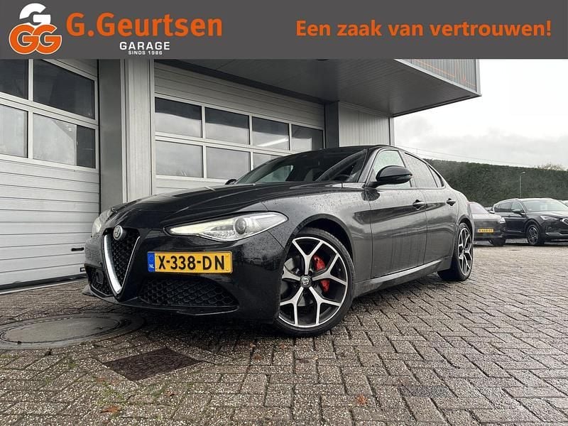 Zwart Gebruikt 2020 Alfa Romeo Giulia Super Sedan | € 29.900 (Goede deal) - Afbeelding 1/4