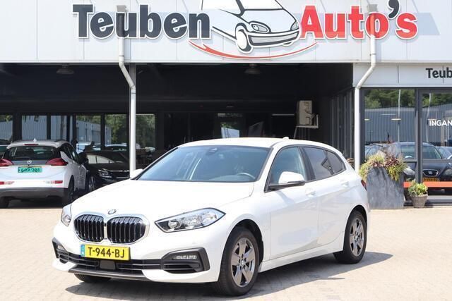 Wit Gebruikt 2019 BMW 118 Executive Hatchback | € 18.895 (Goede deal) - Afbeelding 1/4