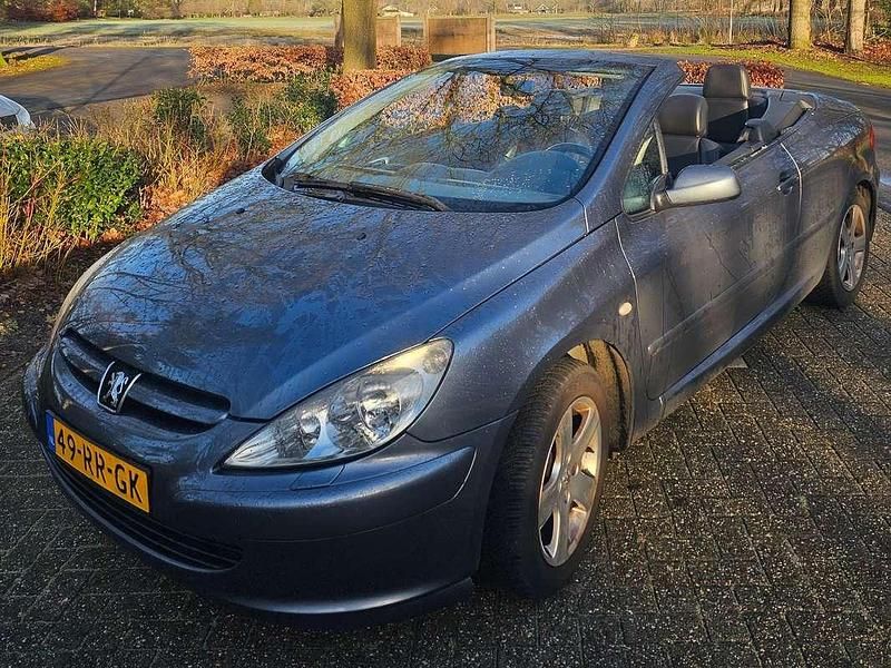 Grijs Gebruikt 2005 Peugeot 307 CC Cabriolet | € 1.750 (Goede deal) - Afbeelding 1/4