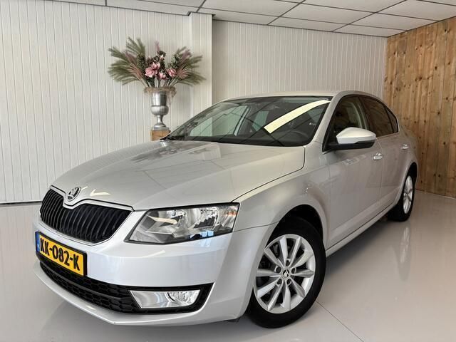 Grijs Occasion 2016 Skoda Octavia Business Line Hatchback | € 12.950 (Eerlijke prijs) - Afbeelding 1/4