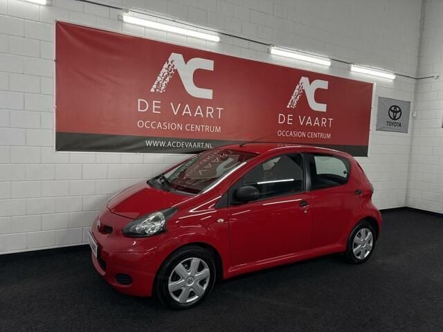Rood Gebruikt 2010 Toyota Aygo Comfort Hatchback | € 1.999 (Super prijs) - Afbeelding 1/4