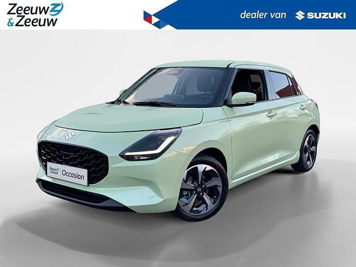 Geel Occasion 2025 Suzuki Swift Style Hatchback | € 21.424 (Iets duurder) - Afbeelding 1/4