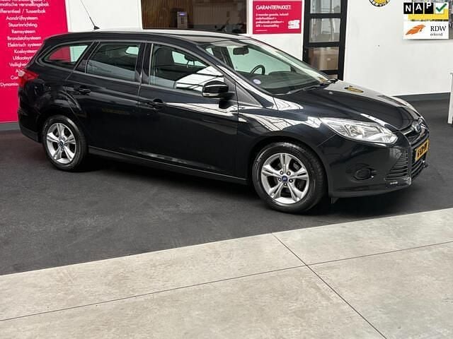 Zwart Gebruikt 2013 Ford Focus Trend Stationwagen | € 3.500 (Super prijs) - Afbeelding 1/4
