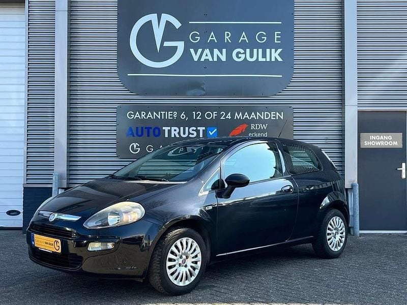 Zwart Gebruikt 2011 Fiat Punto Evo Hatchback | € 3.495 (Eerlijke prijs) - Afbeelding 1/3