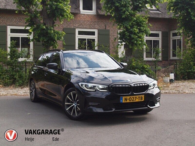 Zwart Gebruikt 2022 BMW 320 Stationwagen | € 23.995 (Super prijs) - Afbeelding 1/4