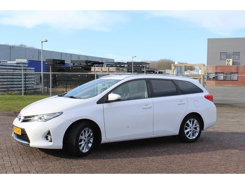 Occasion Toyota Auris 99 PK (72 kW) 2013 Wit Stationwagen