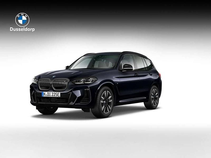Zwart Nieuw 2025 BMW iX3 Executive SUV | € 73.663 - Afbeelding 1/4