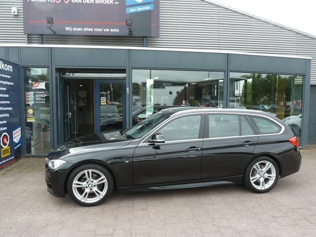 Zwart Gebruikt 2014 BMW 316 M Sport Stationwagen | € 12.850 (Eerlijke prijs) - Afbeelding 1/4