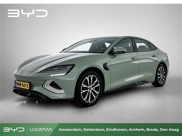 Groen (metallic) Occasion 2025 BYD Seal Comfort Sedan | € 38.950 - Afbeelding 1/4