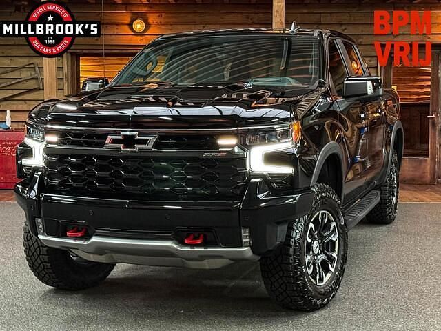 Zwart Nieuw 2024 Chevrolet Silverado Van | € 79.950 (Duur) - Afbeelding 1/3