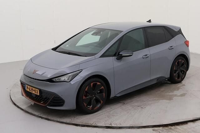 Grijs Gebruikt 2022 Cupra Born Hatchback | € 25.900 (Eerlijke prijs) - Afbeelding 1/4