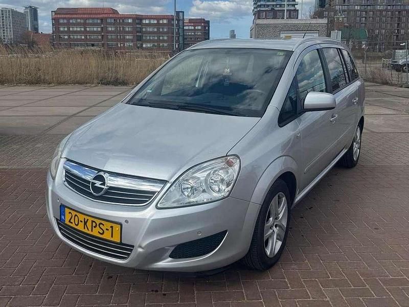 Grijs Gebruikt 2010 Opel Zafira Edition MPV | € 3.600 (Iets duurder) - Afbeelding 1/4