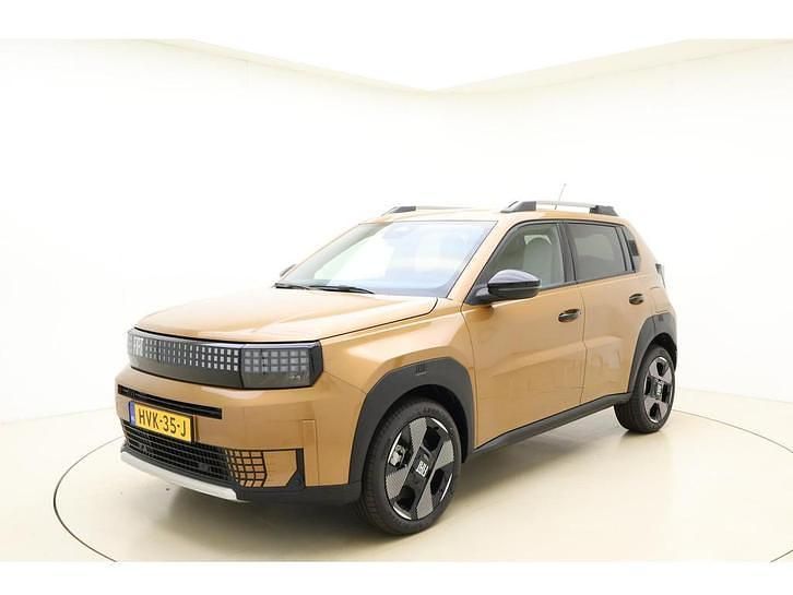 Occasion 2025 Fiat Grande Panda La Prima Hatchback | € 30.645 (Iets duurder) - Afbeelding 1/4