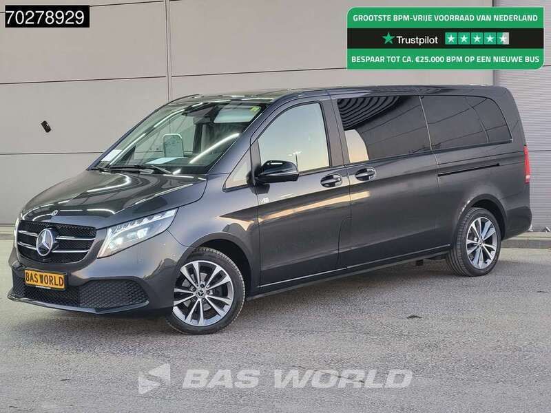 Zwart Gebruikt 2023 Mercedes V220 MPV | € 43.900 (Super prijs) - Afbeelding 1/3