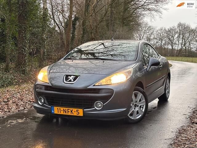 Grijs Gebruikt 2008 Peugeot 207 CC Cabriolet | € 1.950 (Goede deal) - Afbeelding 1/4