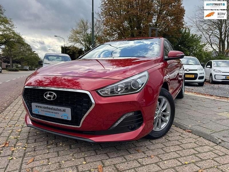 Rood Gebruikt 2018 Hyundai i30 Passion Hatchback | € 11.995 (Goede deal) - Afbeelding 1/4