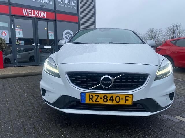 Occasion Volvo V40 R-Design 191 PK (140 kW) 2018 Wit Hatchback