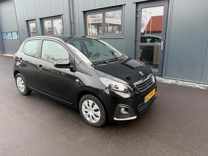 Zwart (metallic) Gebruikt 2016 Peugeot 108 Active Hatchback | € 5.499 (Goede deal) - Afbeelding 1/4