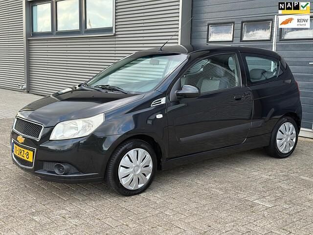 Zwart Occasion 2009 Chevrolet Aveo LS Hatchback | € 1.999 (Eerlijke prijs) - Afbeelding 1/4