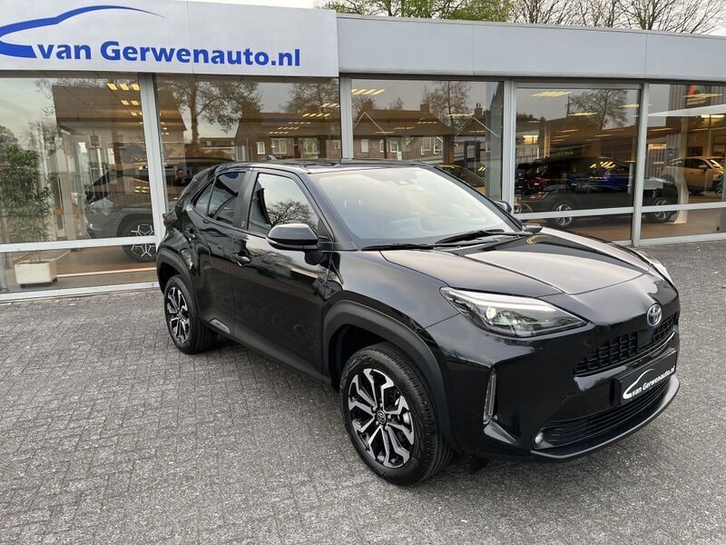Zwart Gebruikt 2022 Toyota Yaris Cross SUV | € 26.955 (Eerlijke prijs) - Afbeelding 1/4