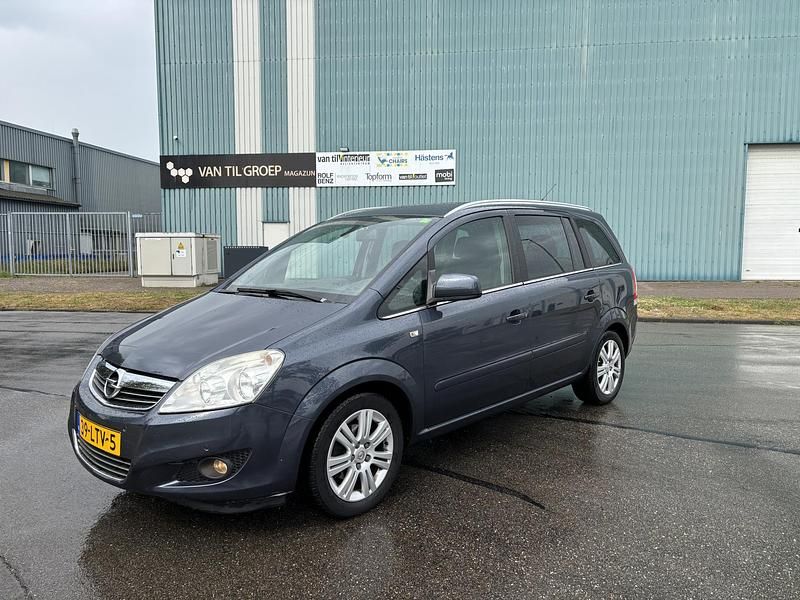 Blauw Gebruikt 2010 Opel Zafira Cosmo MPV | € 3.750 (Eerlijke prijs) - Afbeelding 1/4