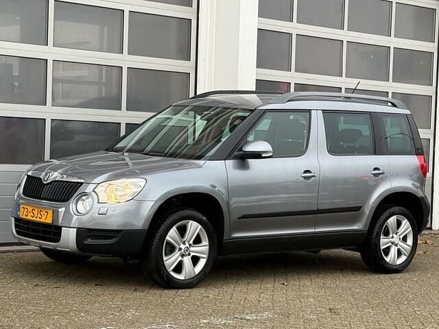 Grijs Occasion 2011 Skoda Yeti Tour SUV | € 7.445 (Eerlijke prijs) - Afbeelding 1/4