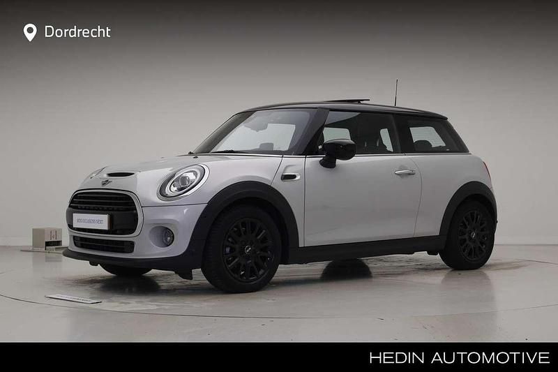 White silver (wit metallic) Gebruikt 2020 Mini Cooper SE Hatchback | € 17.895 (Goede deal) - Afbeelding 1/4