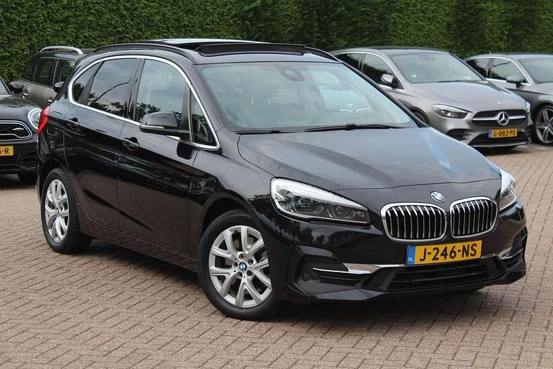 Zwart Gebruikt 2019 BMW 225 Active Tourer iPerformance MPV | € 17.999 (Eerlijke prijs) - Afbeelding 1/4