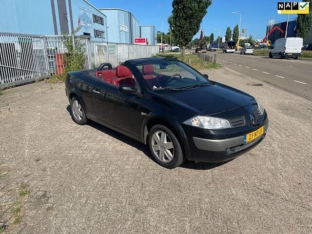 Zwart Gebruikt 2004 Renault Mégane Cabriolet Luxe Cabriolet | € 1.999 (Eerlijke prijs) - Afbeelding 1/4