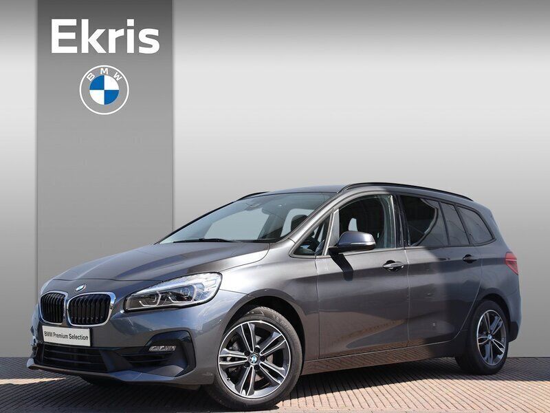 Grijs Gebruikt 2021 BMW 216 Executive Stationwagen | € 24.950 - Afbeelding 1/4