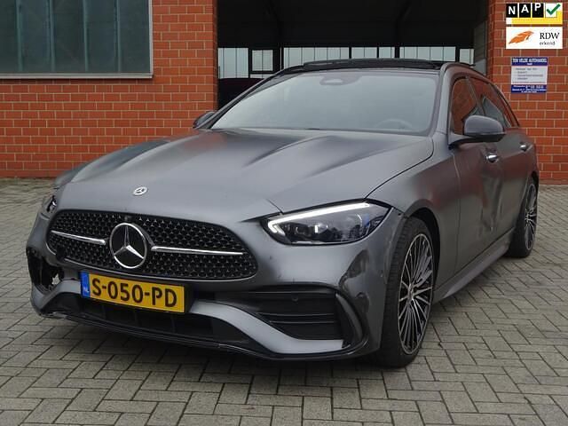 Grijs Gebruikt 2023 Mercedes C200 AMG line Stationwagen | € 23.995 - Afbeelding 1/4