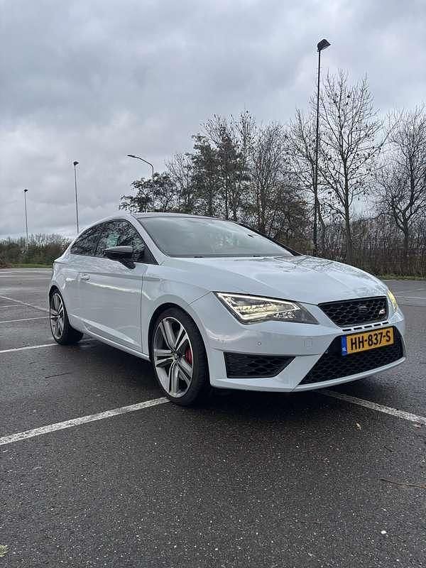Grijs Gebruikt 2015 Cupra Leon Hatchback | € 13.500 (Eerlijke prijs) - Afbeelding 1/4
