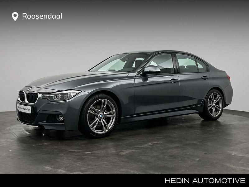 Grijs Gebruikt 2019 BMW 320 Executive Sedan | € 26.880 (Eerlijke prijs) - Afbeelding 1/4