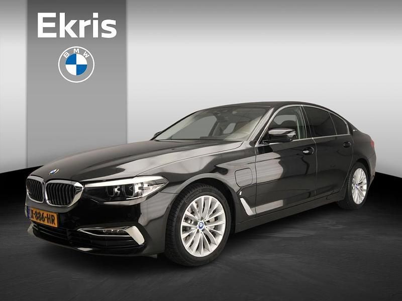 Zwart Gebruikt 2019 BMW 530e Comfort Edition Sedan | € 25.900 (Goede deal) - Afbeelding 1/4