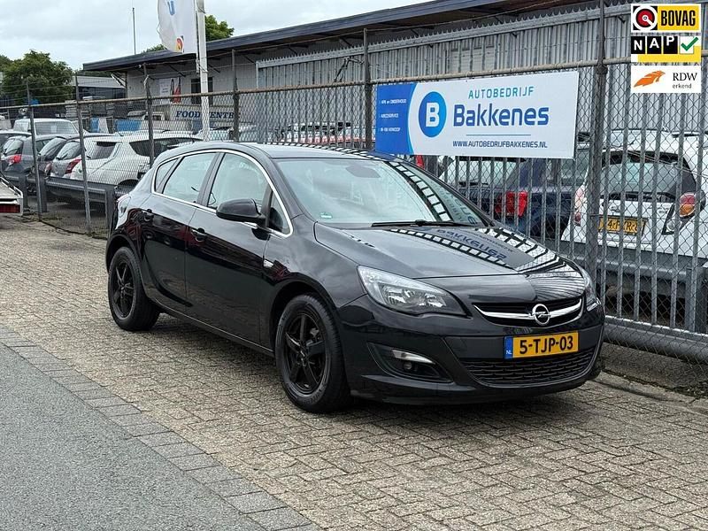Zwart Gebruikt 2014 Opel Astra Business Hatchback | € 4.495 (Eerlijke prijs) - Afbeelding 1/4