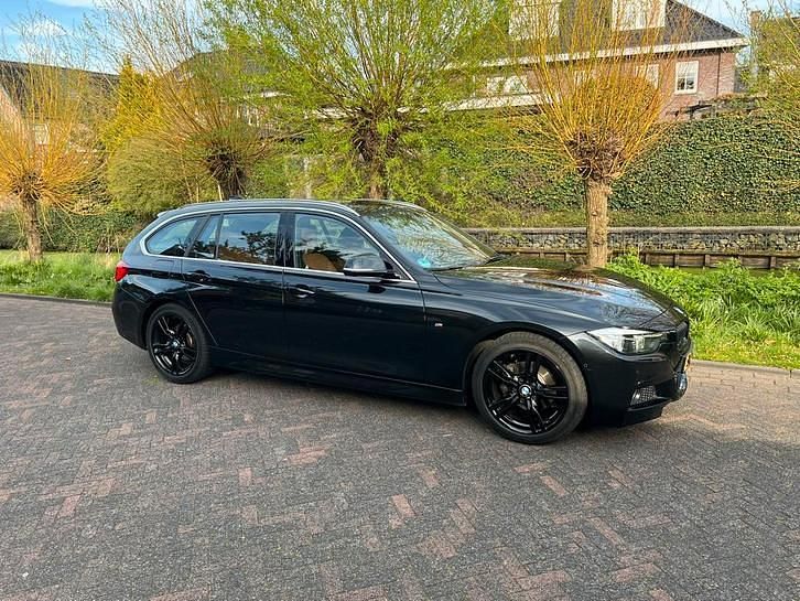 Gebruikt 2018 BMW 320 M Sport Stationwagen | € 20.750 (Goede deal) - Afbeelding 1/4