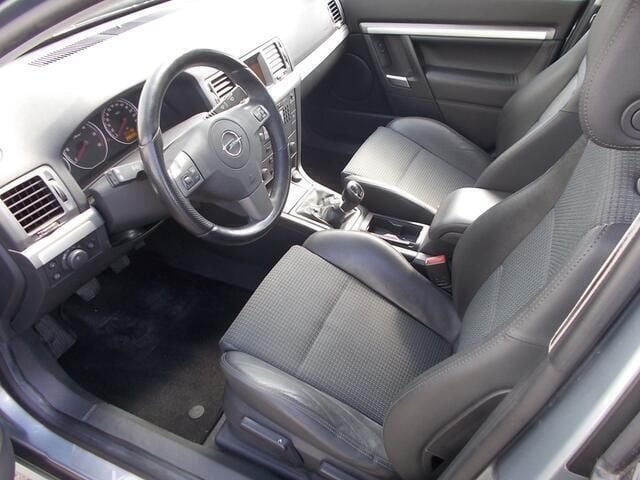 Occasion Opel Vectra GTS Executive 120 PK (88 kW) 2009 Grijs Hatchback