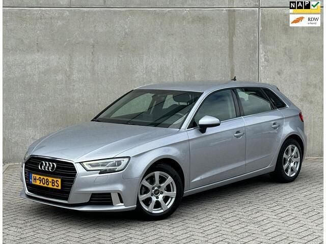 Grijs Gebruikt 2020 Audi A3 Sportback Hatchback | € 13.340 (Super prijs) - Afbeelding 1/4