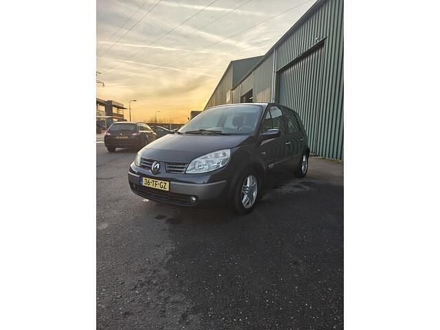 Occasion Renault Scénic II 112 PK (82 kW) 2006 Grijs MPV