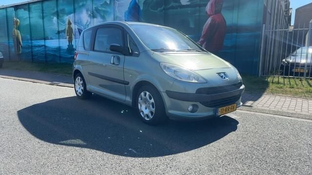 Grijs Gebruikt 2005 Peugeot 1007 Hatchback | € 1.950 (Eerlijke prijs) - Afbeelding 1/4