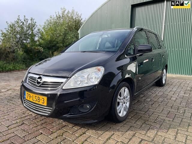 Zwart Gebruikt 2010 Opel Zafira Cosmo MPV | € 3.750 (Eerlijke prijs) - Afbeelding 1/4