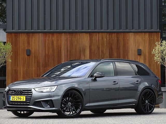 Grijs, metallic lak Gebruikt 2019 Audi A4 S-Line Stationwagen | € 23.995 (Eerlijke prijs) - Afbeelding 1/4