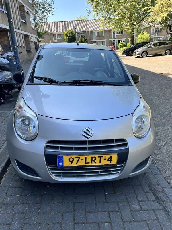 Grijs Gebruikt 2010 Suzuki Alto Comfort+ Hatchback | € 2.700 (Eerlijke prijs) - Afbeelding 1/4