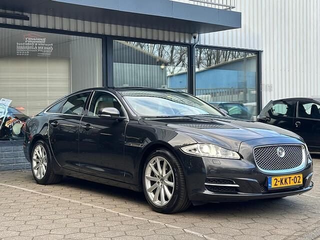 Occasion Jaguar XJ Premium Luxury 275 PK (202 kW) 2012 Grijs (metallic) Sedan